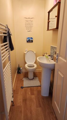Ванна кімната, Lovely Home Stay Private room Shared bathroom in Сент-Ендрюс