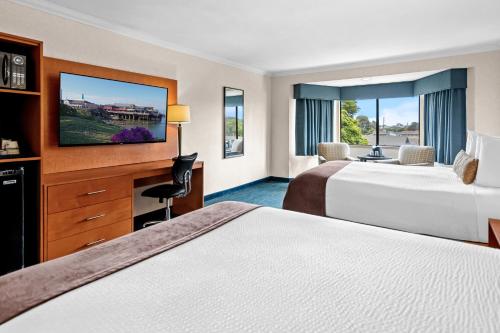 2 Queen Beds, NonSmoking, Pet Friendly Room