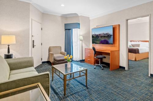 Best Western De Anza Inn - image 14