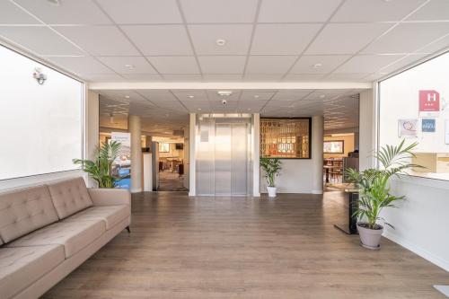 Brit Hotel Angers Parc Expo - L'Acropole - image 6