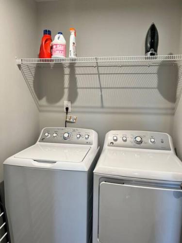 Family Friendly 4BR Home Near Ft Gregg Adams VSU in Petersburg, USA