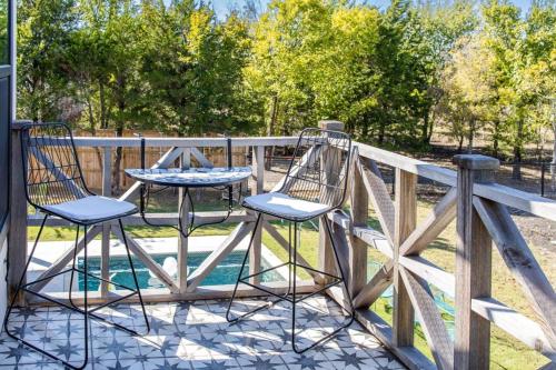 Paradise Tiger Mansion 6BR W Pool, Weddings Events in Waxahachie, USA