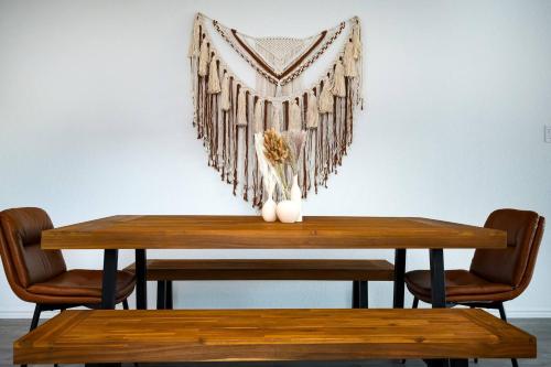 Boho Bliss 4BR in Castroville, USA