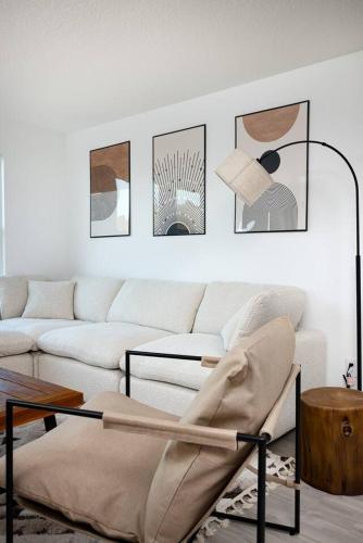 Boho Bliss 4BR in Castroville, USA