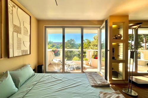 Nostalgic '90s Place Historical Center, Sofia