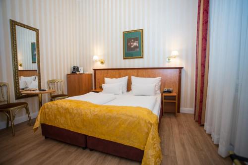 Opera Suites - image 11