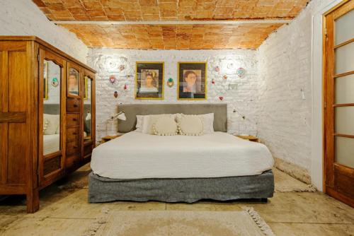 Mexican traditions 1BR garden condo Roma Norte