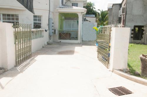 Palm Tree Ville, Saint Peter