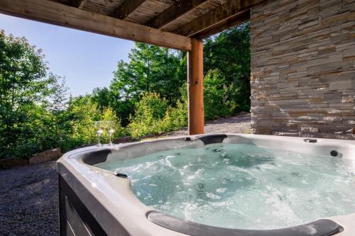 Chalet Chic Rustique & SPA - Tremblant in Val-des-Lacs (QC)