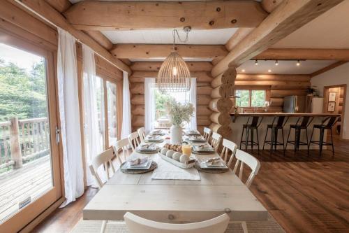 Chalet Chic Rustique & SPA - Tremblant in Val-des-Lacs (QC)