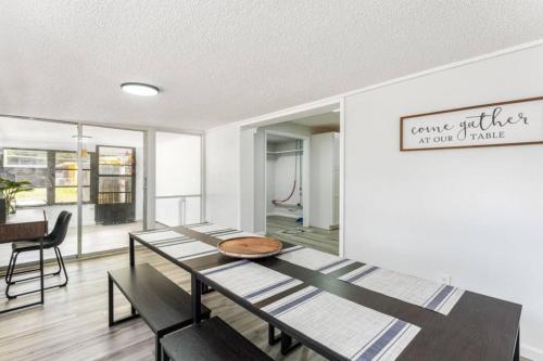 Casa Azul - 4 Bedrooms & 2 Car Garage Long Term in Orlando, USA