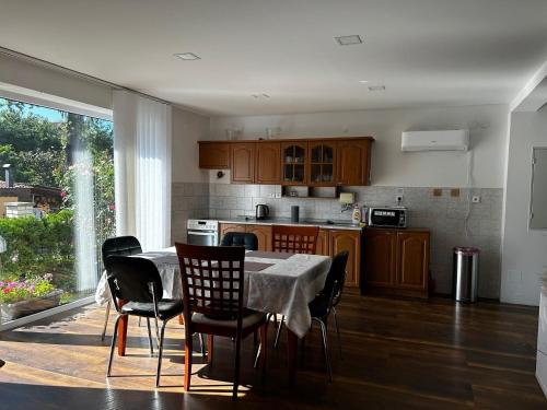 Apartmán Hugo (Apartman Hugo) in Kamenný Újezd