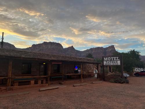 Lee's Ferry Lodge at Vermilion Cliffs - image 2