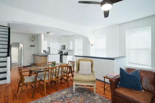 Large Bi-level Apartment in Heart of Manayunk