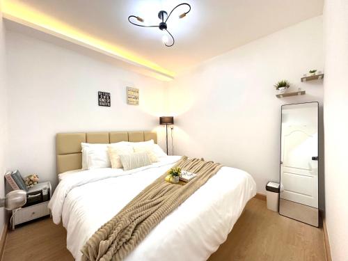 New Entire House Private RoofTop 11pp Near DMK airport-BTS in BKK New Entire House Private RoofTop 11pp Near DMK airport-BTS in BKK