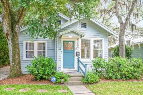 Uptown Charm Sleeps 6 Family & Pet Friendly in St. Augustine, USA