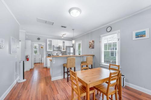 Uptown Charm Sleeps 6 Family & Pet Friendly in St. Augustine, USA