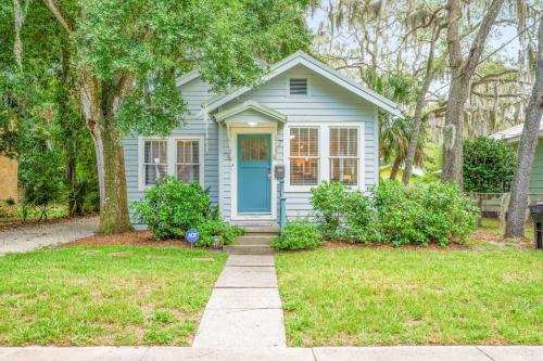 Uptown Charm Sleeps 6 Family & Pet Friendly in St. Augustine, USA