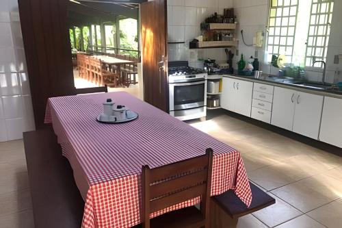 Sitio com Piscina AQUECIDa e 5 quartos c/ suíte! (Sitio com Piscina AQUECIDa e 5 quartos c/ suite!) in Jaboticatubas