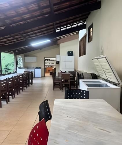Sitio com Piscina AQUECIDa e 5 quartos c/ suíte! (Sitio com Piscina AQUECIDa e 5 quartos c/ suite!) in Jaboticatubas
