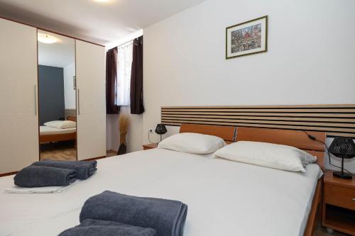 Leo relax - image 12