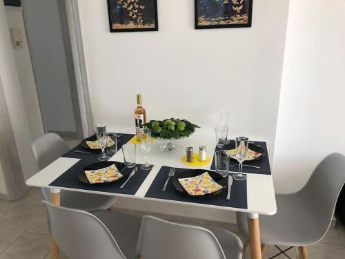 設施, Are You Renti in 泰普希賽-烏永尼區