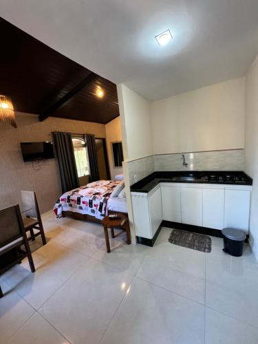 1 double bed, 2 twin beds