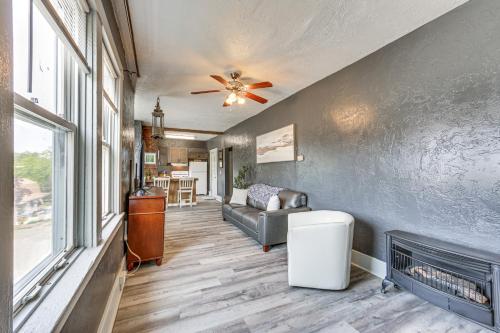 Updated New Kensington Home with Deck 22 Mi to PGH! in New Kensington, USA
