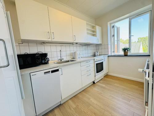 ห้องครัว, aday - Solsortvej Suite 1 Randers in ใจกลางเมืองรันเดอร์