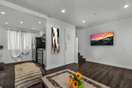 Modern 2 Levels One-Bedroom Retreat in central Location in Hollywood, Los Angeles (fotografie 3)