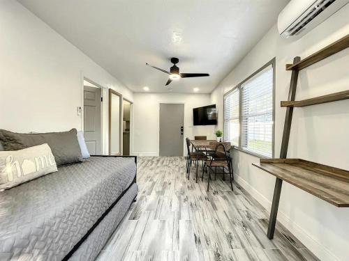 Private 1 Bed Apartment Full Kitchen in Orlando, USA