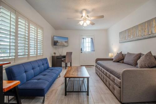 The Boathouse By Dt Orlando With Kitchenette in Orlando, USA