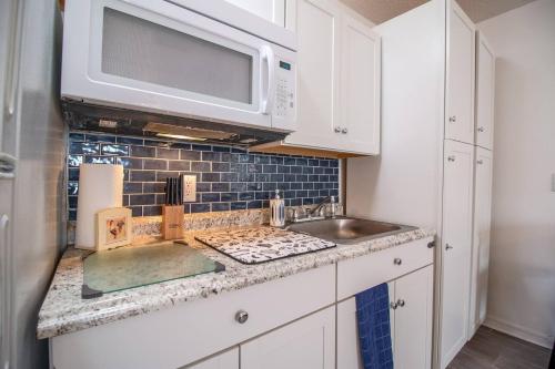 The Boathouse By Dt Orlando With Kitchenette in Orlando, USA