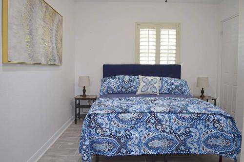 Cozy 2 Bed Apartment In Heart Of Orlando! in Orlando, USA