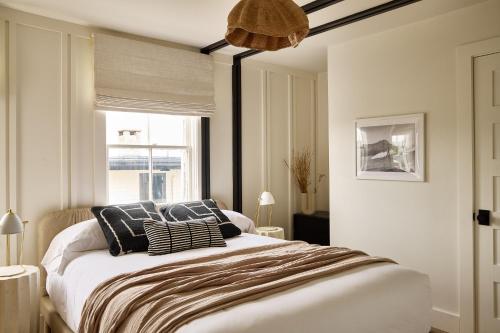 587298063 Block Island Beach House