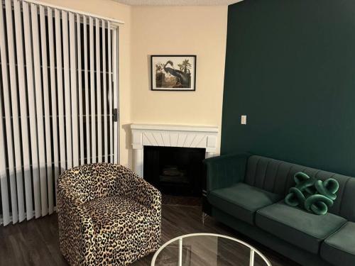 Travel Haven at Miracle Mile- 110, Los Angeles (photo 3)