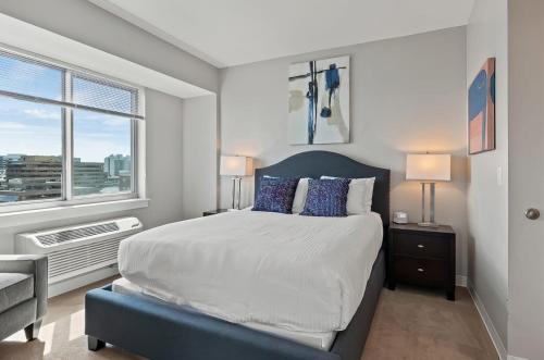 Luxury Apt Center of Downtown - SUM-1004 in Stamford, USA