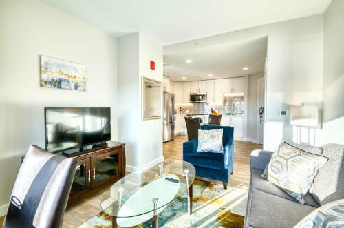Gorgeous Apt Downtown - OC-1410 in Quincy, USA