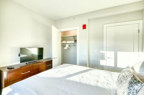 Gorgeous Apt Downtown - OC-1410 in Quincy, USA
