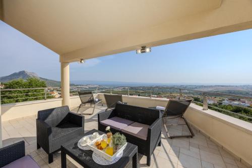 Amazing villa with breathtaking view & heated pool Amazing villa with breathtaking view & heated pool