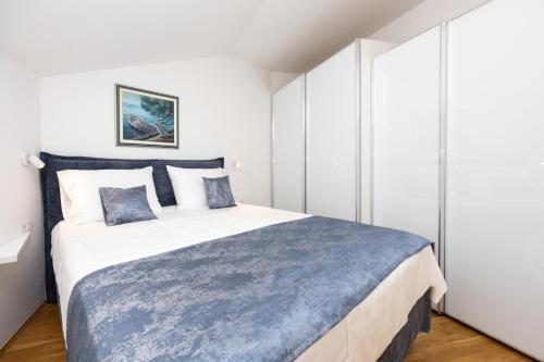 Amazing villa with breathtaking view & heated pool Amazing villa with breathtaking view & heated pool