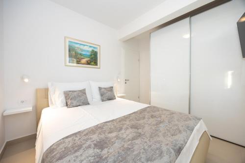 Amazing villa with breathtaking view & heated pool Amazing villa with breathtaking view & heated pool