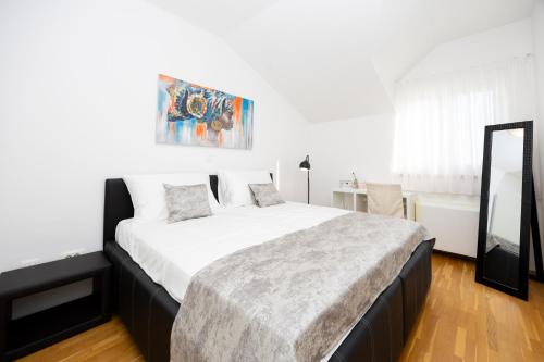 Amazing villa with breathtaking view & heated pool Amazing villa with breathtaking view & heated pool