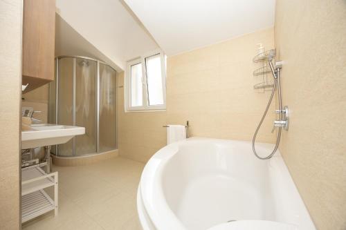 Amazing villa with breathtaking view & heated pool Amazing villa with breathtaking view & heated pool