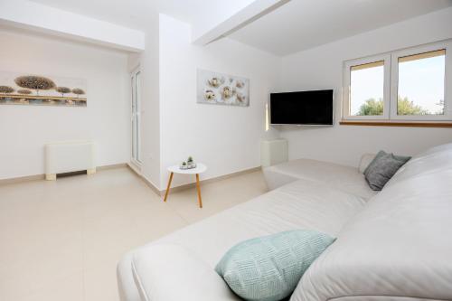 Amazing villa with breathtaking view & heated pool Amazing villa with breathtaking view & heated pool