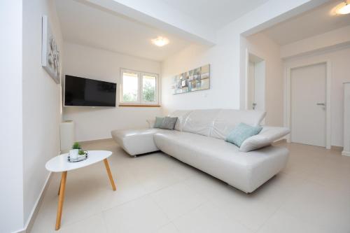 Amazing villa with breathtaking view & heated pool Amazing villa with breathtaking view & heated pool