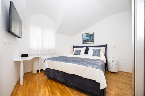 Amazing villa with breathtaking view & heated pool Amazing villa with breathtaking view & heated pool