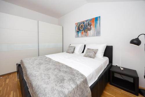 Amazing villa with breathtaking view & heated pool Amazing villa with breathtaking view & heated pool