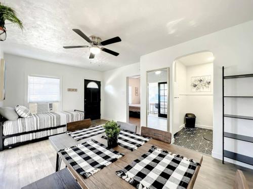 Minimalist 1 Bed Apt By Dt Orlando in Orlando, USA