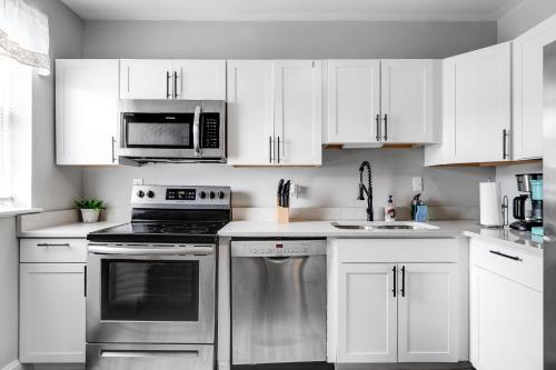 Cozy spacious family home near Carytown fully fenced near Richmond Gyermek Múzeum